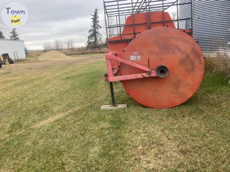 Photo of Nifty Roll Out Feed Dispenser